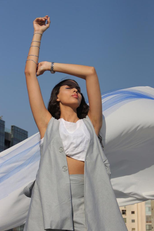 "Serenity Comfort" Oversized Grey Vest with Dual Pockets